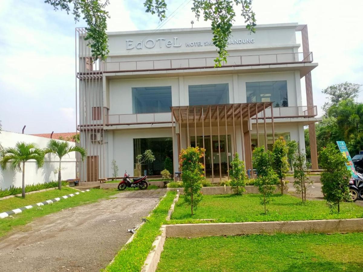 Oyo 90102 Edotel Hotel By Dbest Hospitality Bandung Eksteriør billede