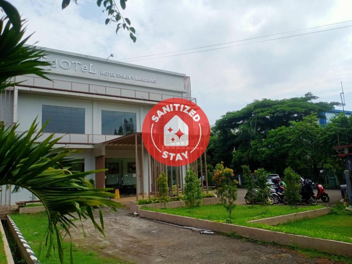 Oyo 90102 Edotel Hotel By Dbest Hospitality Bandung Eksteriør billede