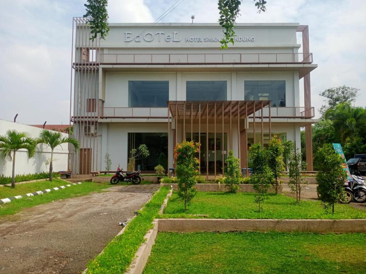 Oyo 90102 Edotel Hotel By Dbest Hospitality Bandung Eksteriør billede