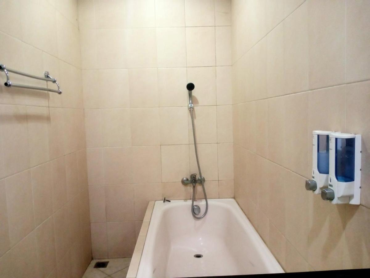 Oyo 90102 Edotel Hotel By Dbest Hospitality Bandung Eksteriør billede