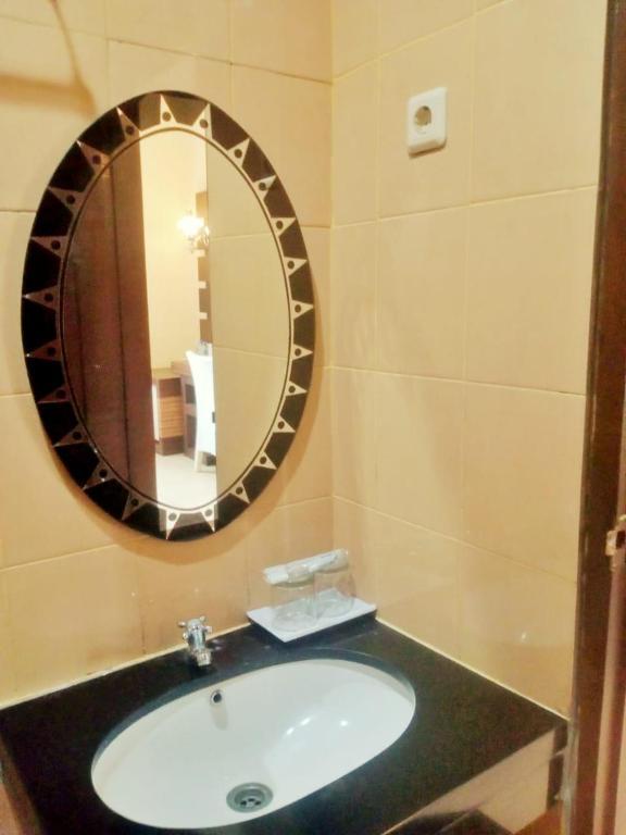 Oyo 90102 Edotel Hotel By Dbest Hospitality Bandung Eksteriør billede